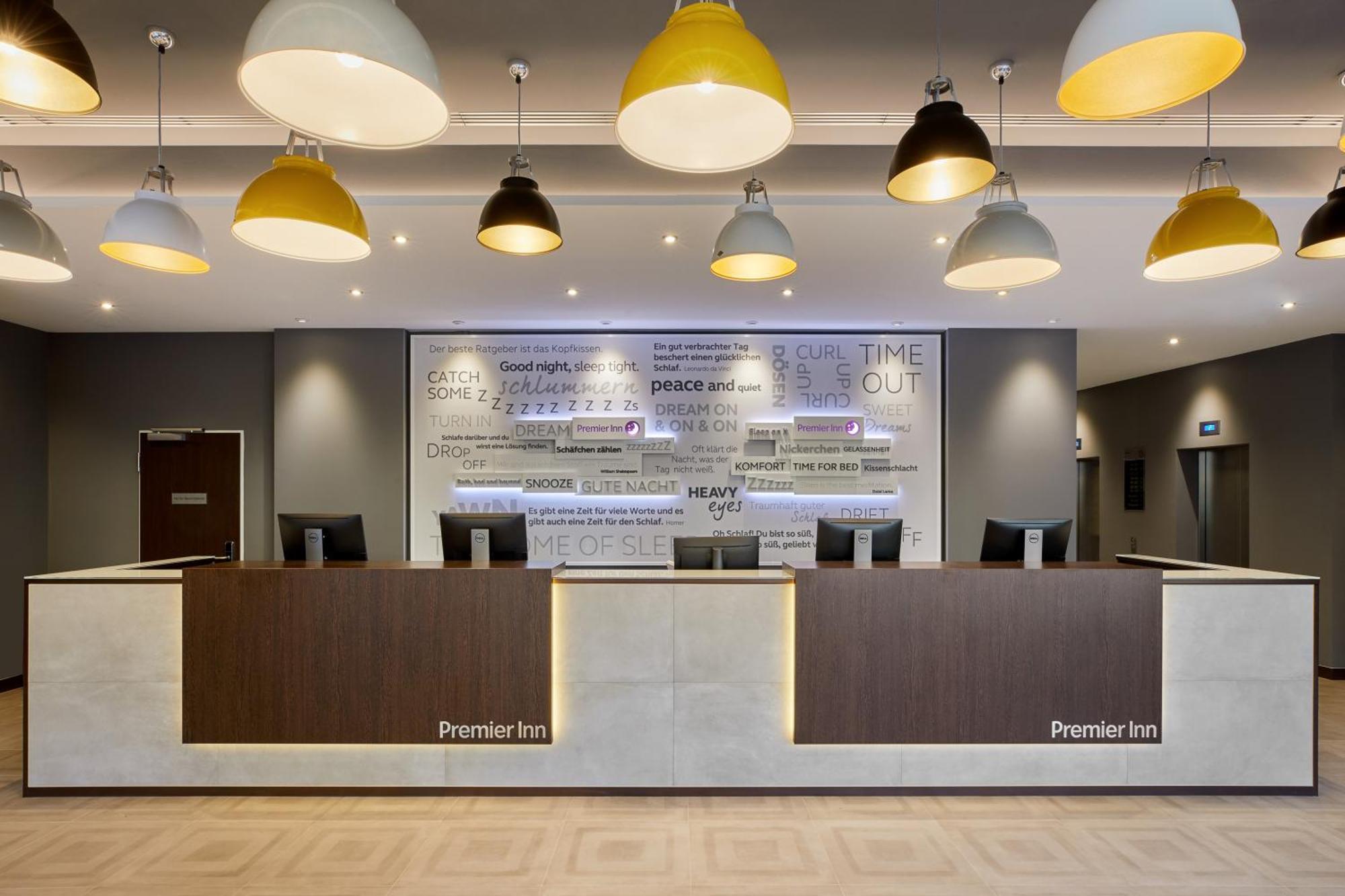 Premier Inn Hamburg City Zentrum Extérieur photo